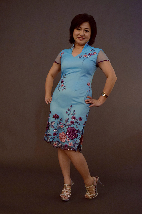 Blue embriodery border tulle cocktail cheongsam with half sleeve